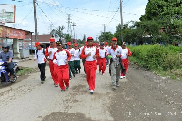 GUBSU DAN FKPD JALAN KAKI 21 KM SUSURI JEJAK PAHLAWAN 